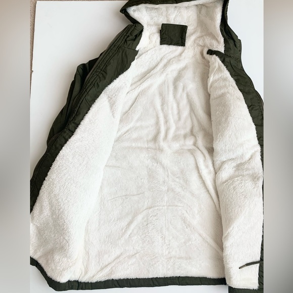 OLIVE GREEN UTILITY PARKA WITH SHERPA LINE AND HOODIE JACKET - Picture 6 of 9